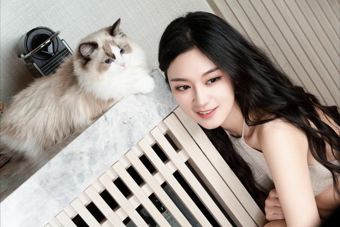 习近平主席《论教育》《习近平文化思想学习纲要》《近镜头：温暖的瞬间》繁体版在香港书展首发